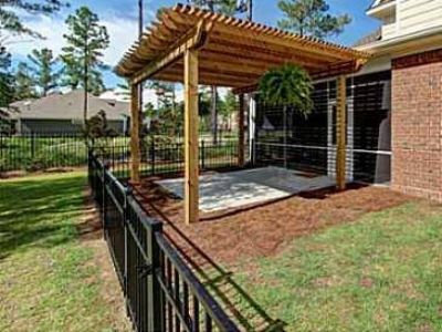 Photo of a fence and pergola in Savannah, Georgia