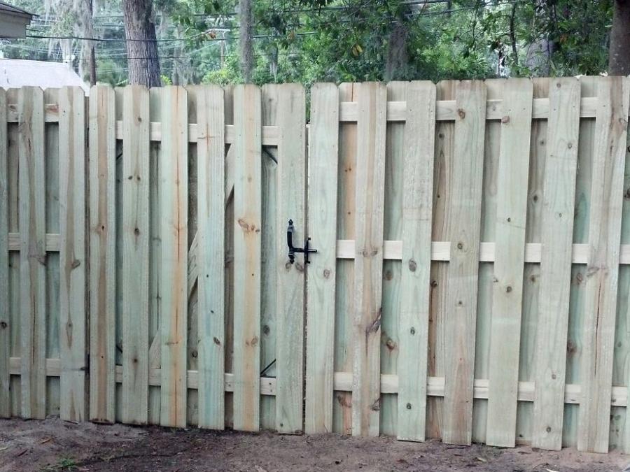 Savannah GA Shadowbox style wood fence