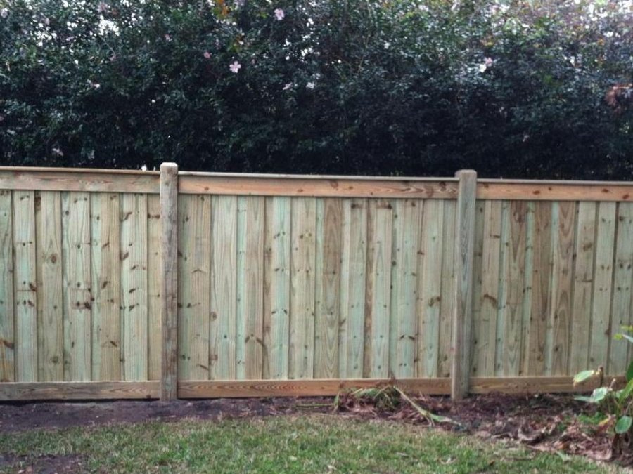 Hilton Head SC cap and trim style wood fence